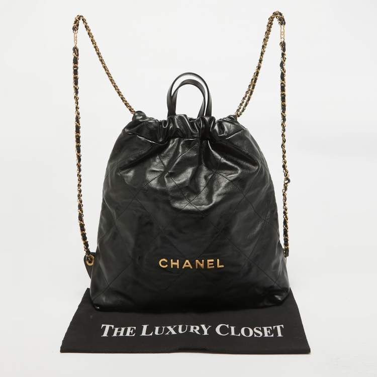مملوكة مسبقًا Chanel Black Quilted Leather 22 Backpack