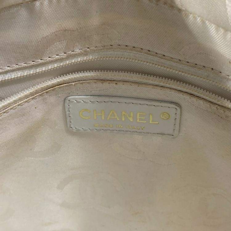 Pre Owned Chanel White Cc Mark Bag Vintage Mini Duffle Bag