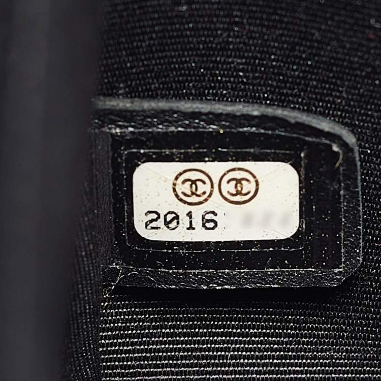 Pre Owned Chanel Black Quilted Caviar Leather Medium Boy Flap Bag