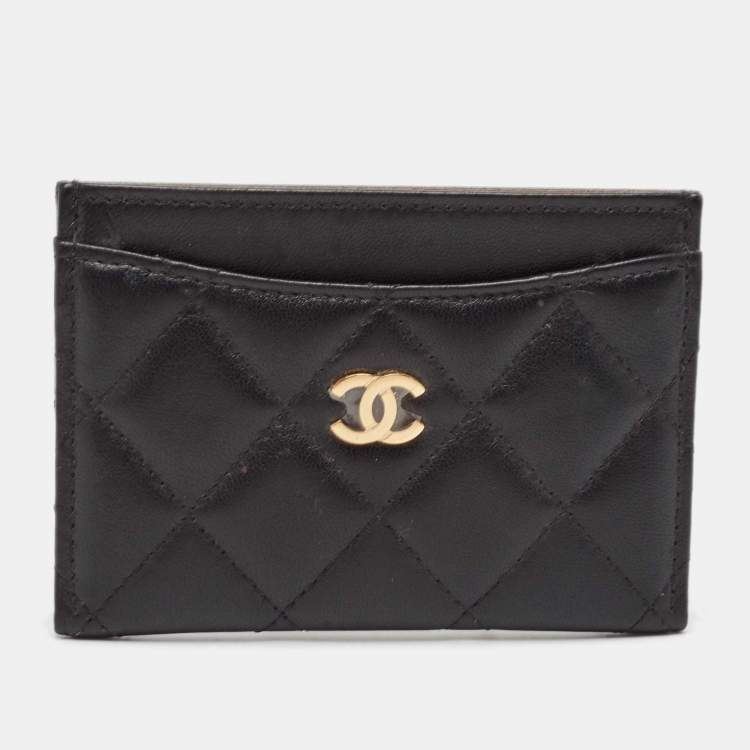 مملوكة مسبقًا Chanel Black Quilted Leather CC Card Holder