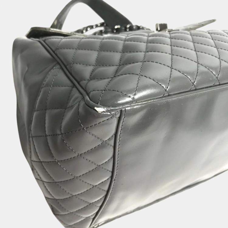 Pre Owned Chanel gray Chain shoulder bag