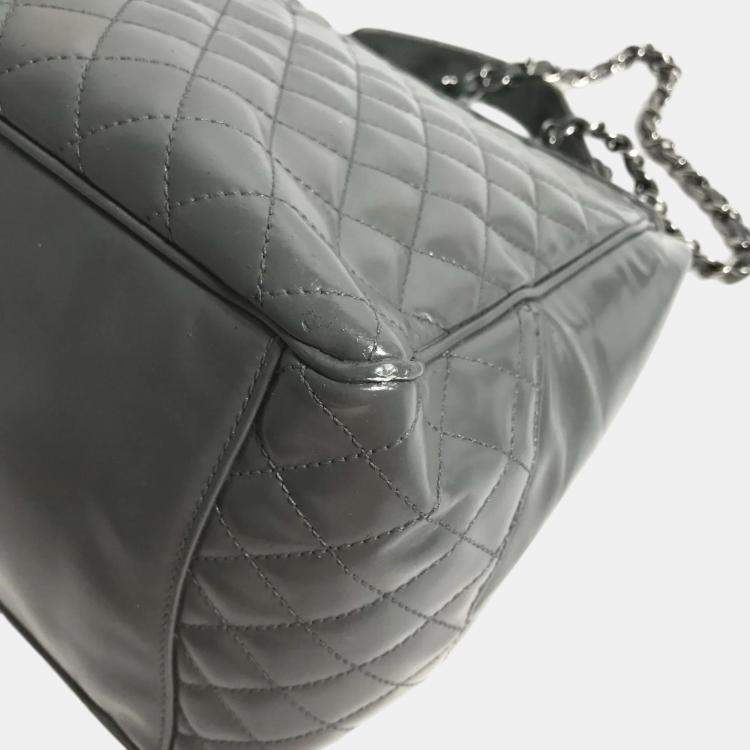 Pre Owned Chanel gray Chain shoulder bag