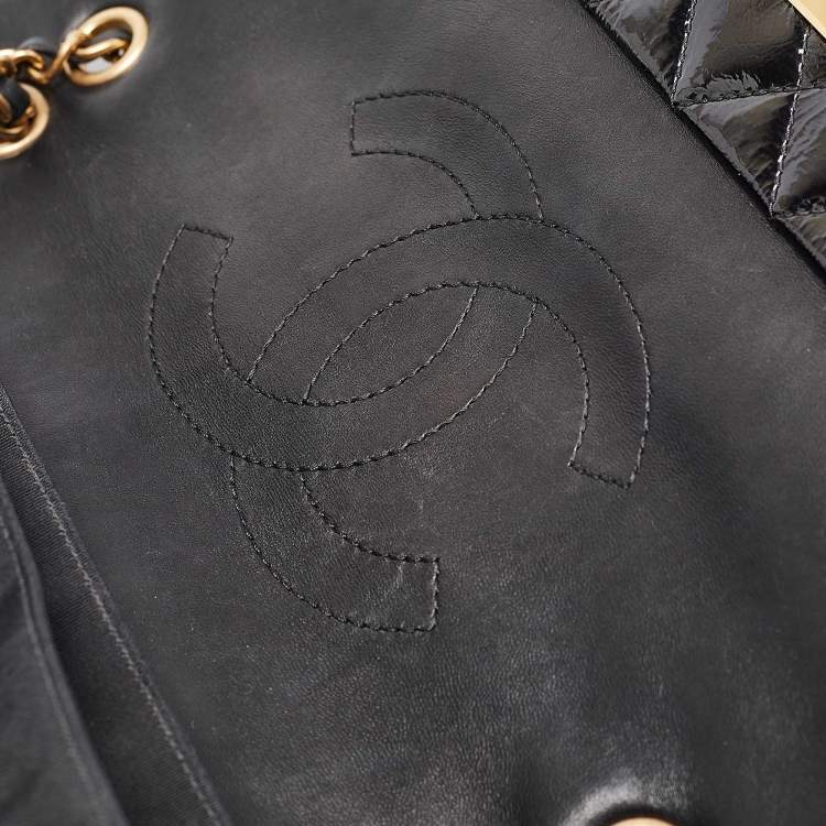 Pre Owned Chanel Black Quilted Patent and Leather Pagoda Accordion Flap Bag