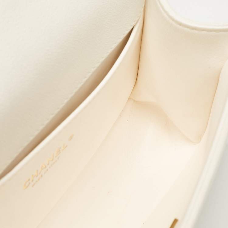 Pre Owned Chanel Off White Quilted Caviar Leather Medium Chain Around Boy Flap Bag