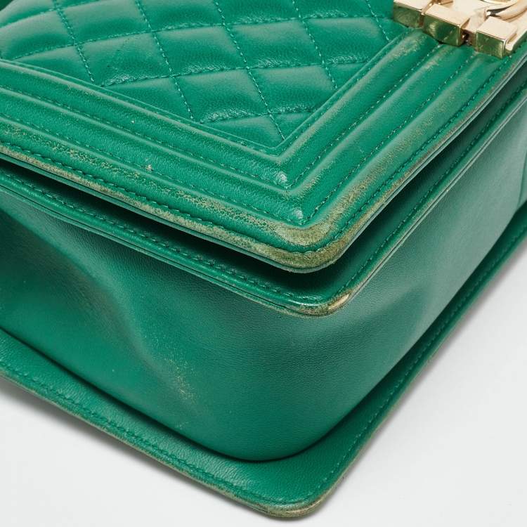 Pre Owned Chanel Green Quilted Leather Medium Boy Flap Bag