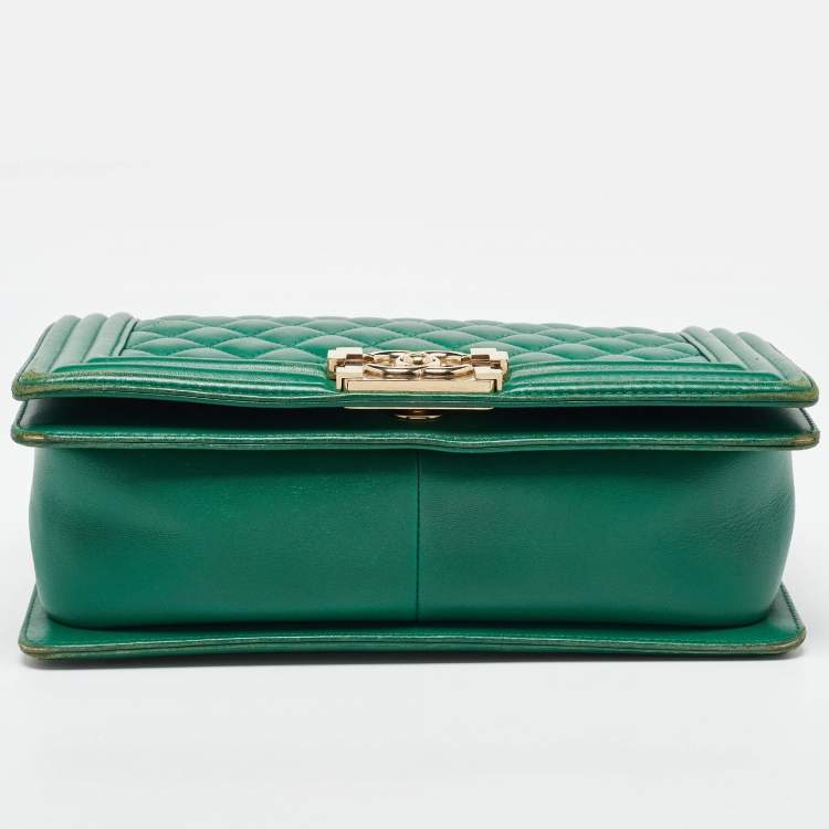 Pre Owned Chanel Green Quilted Leather Medium Boy Flap Bag