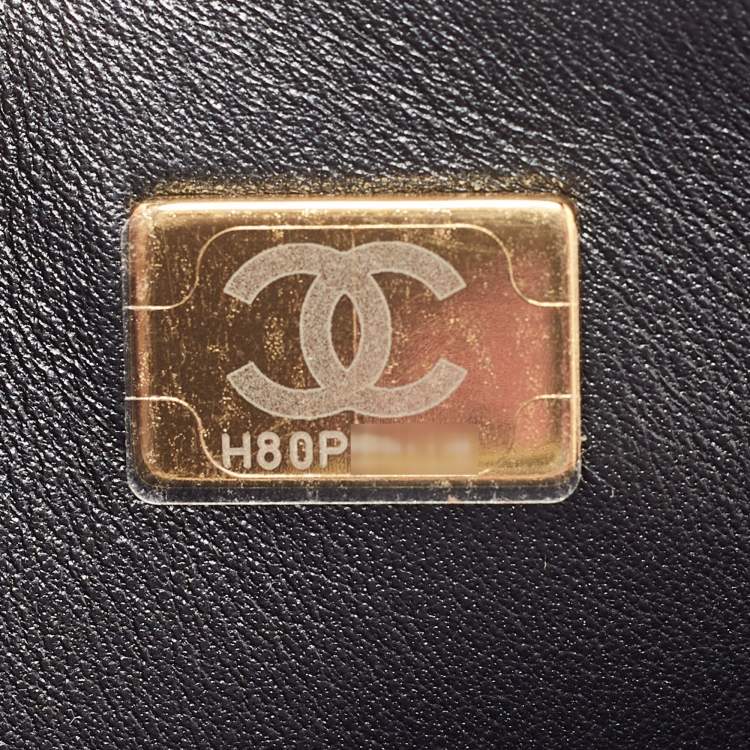 Pre Owned Chanel White Quilted Leather Trendy CC Vanity Case Bag