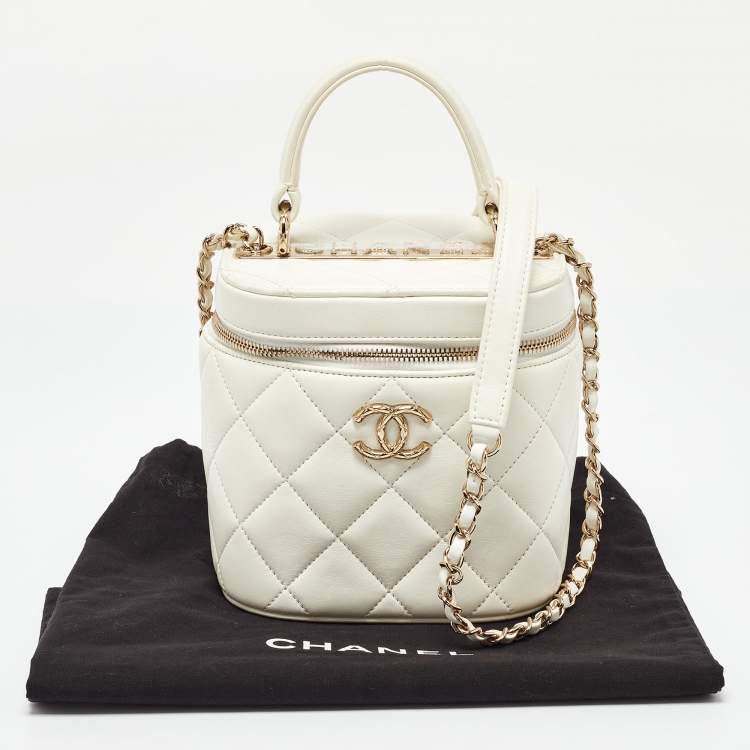 Pre Owned Chanel White Quilted Leather Trendy CC Vanity Case Bag