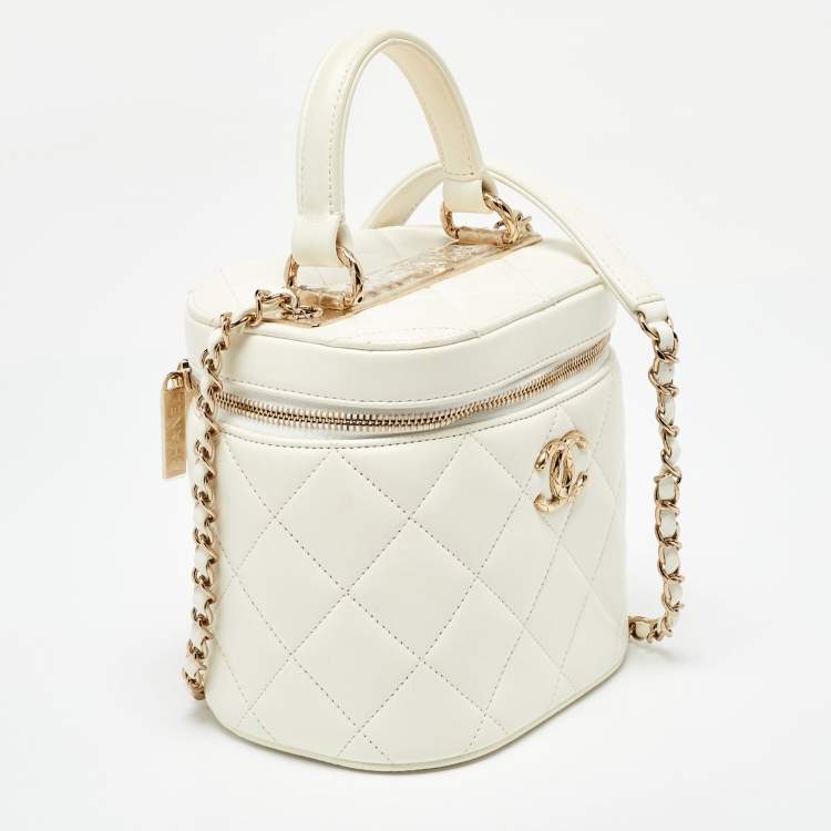 Pre Owned Chanel White Quilted Leather Trendy CC Vanity Case Bag