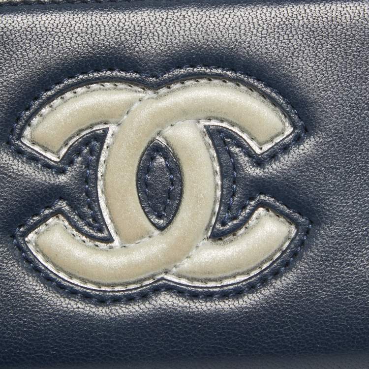 Pre Owned Chanel Blue/Silver Leather CC Zip Coin Purse