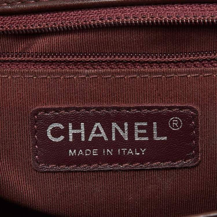 Pre Owned Chanel Burgundy Chevron Quilted Leather New Medium Boy Flap Bag