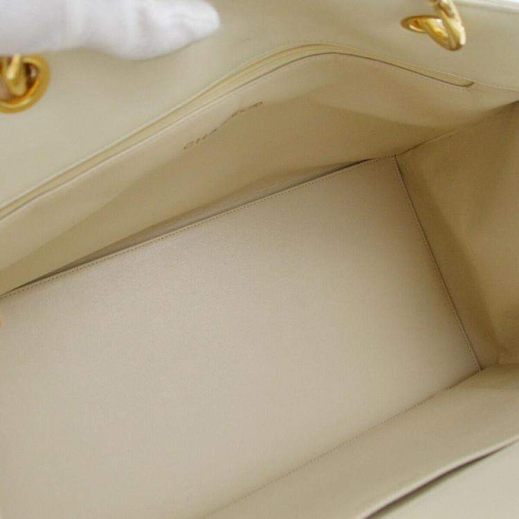 Pre Owned Chanel Ivory Lambskin Chain Tote Handbag