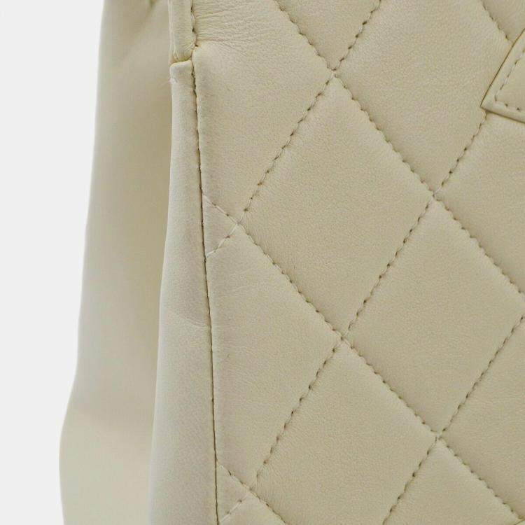 Pre Owned Chanel Ivory Lambskin Chain Tote Handbag