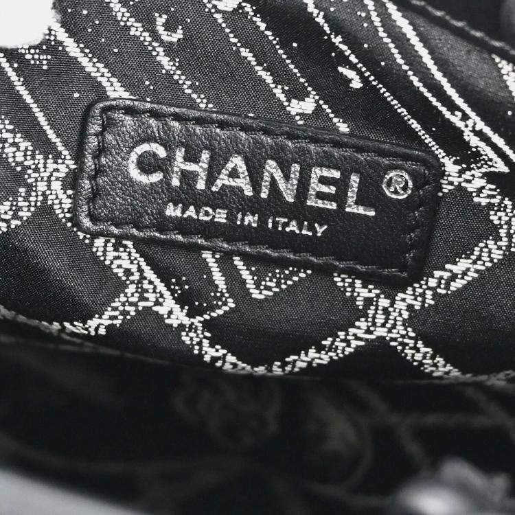 Pre Owned Chanel Black Calfskin Essential Tote Bag