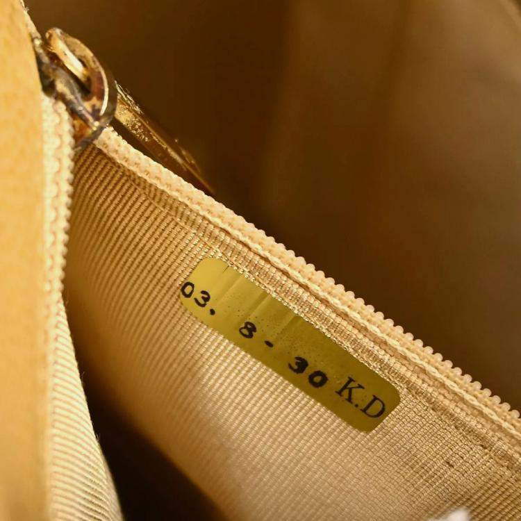 مملوكة مسبقًا Chanel Beige Calfskin Petite Shopping Tote PST Chain Handbag