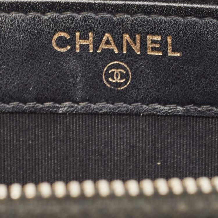 مملوكة مسبقًا Chanel Black Quilted Caviar Leather Double Zip Clutch Bag