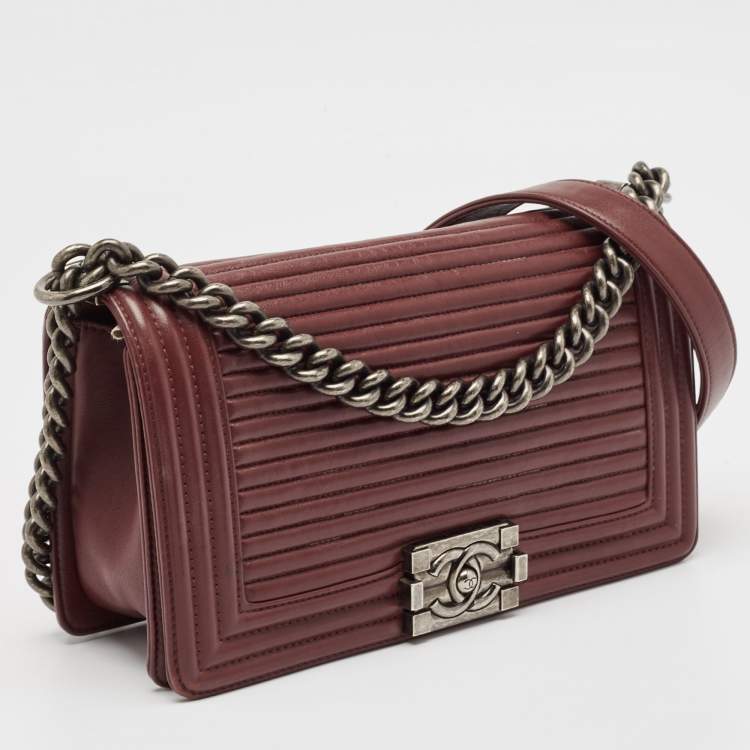 Pre Owned Chanel Burgundy Horizontal Quilted Leather Medium Boy Flap Bag