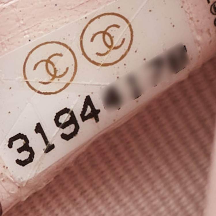 Pre Owned Chanel Light Pink Quilted Caviar Leather CC Wallet On Chain