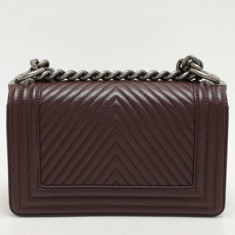 Pre Owned Chanel Burgundy Chevron Leather Small Boy Flap Bag