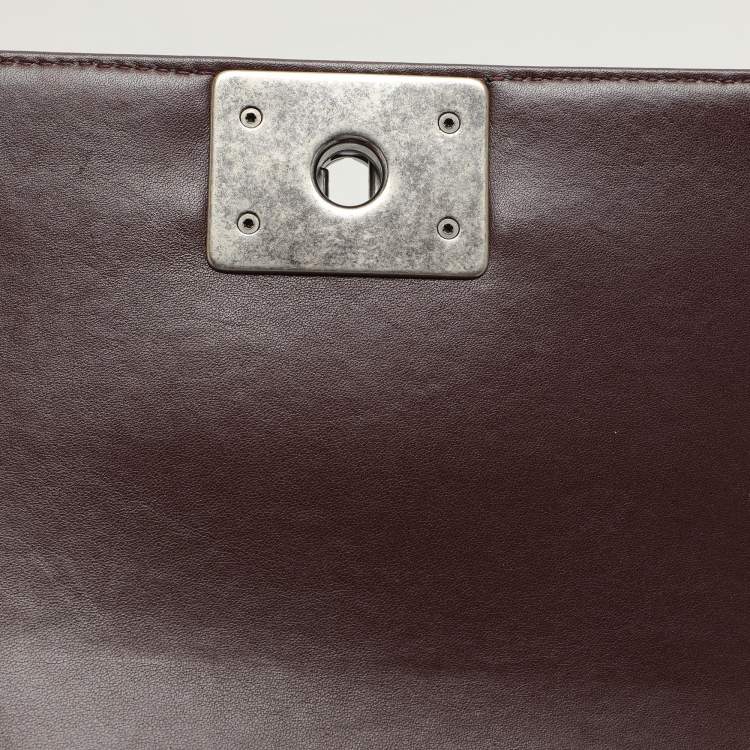 Pre Owned Chanel Burgundy Chevron Leather Small Boy Flap Bag