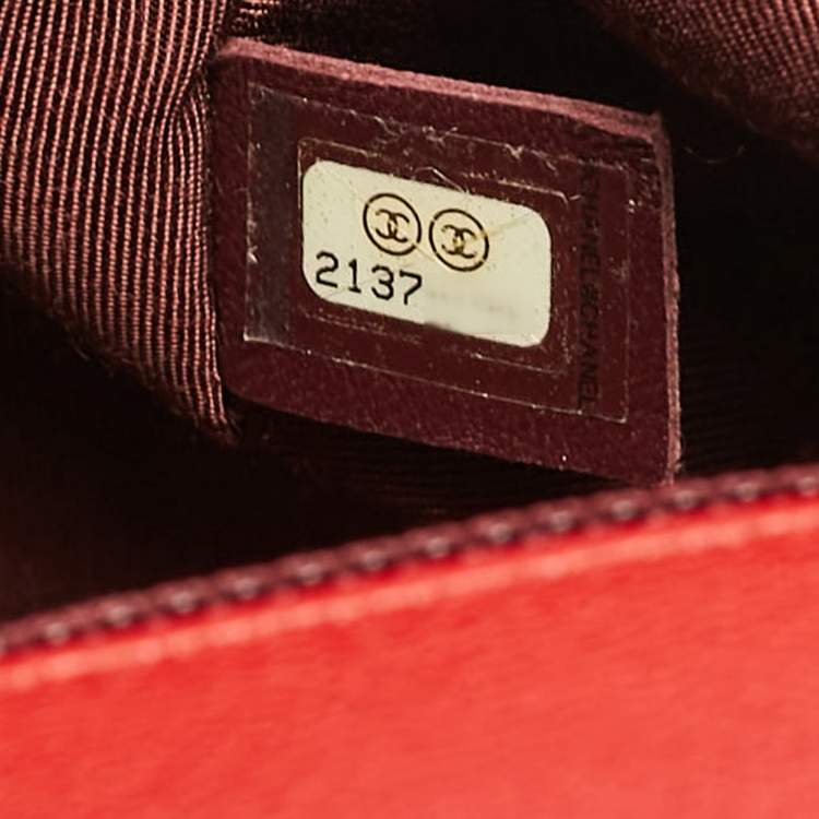 Pre Owned Chanel Red Quilted Patent and Leather New Medium Boy Bag