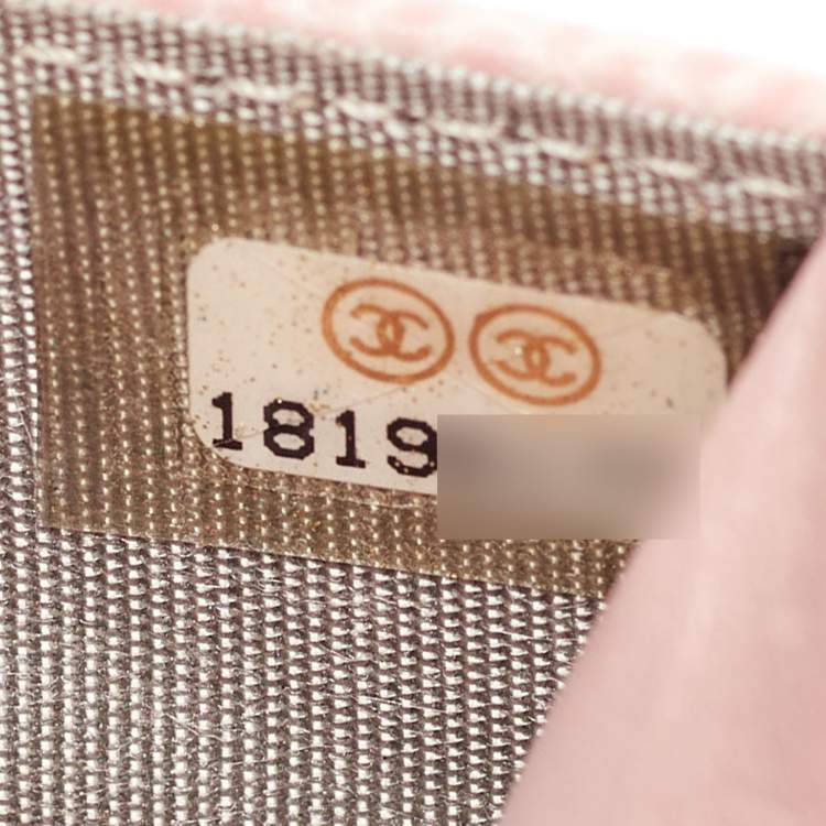 Pre Owned Chanel Light Pink Caviar Leather Timeless CC Wallet On Chain