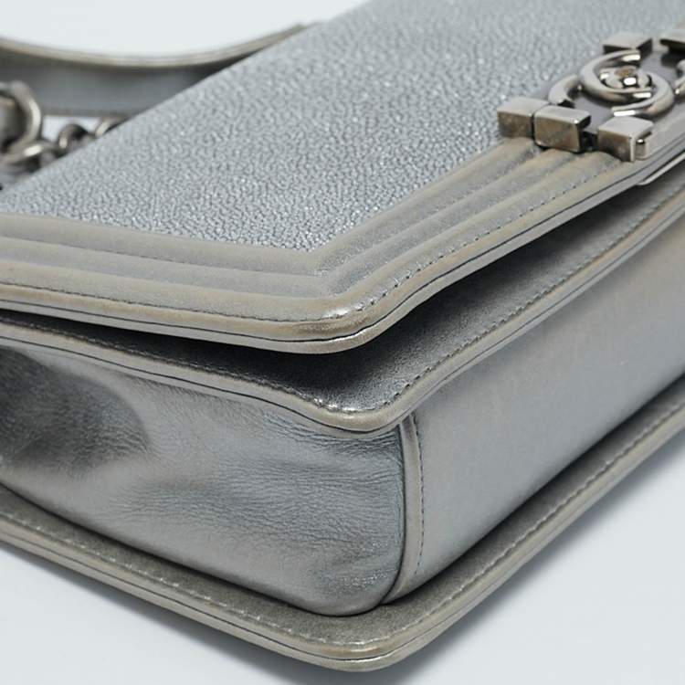 Pre Owned Chanel Grey/Silver Leather and Stingray Medium Boy Flap Bag
