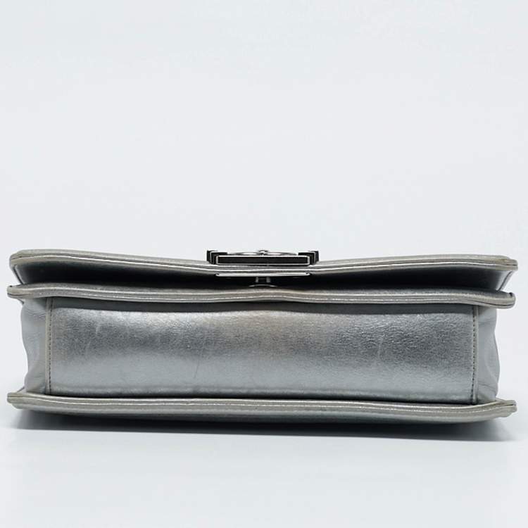 Pre Owned Chanel Grey/Silver Leather and Stingray Medium Boy Flap Bag