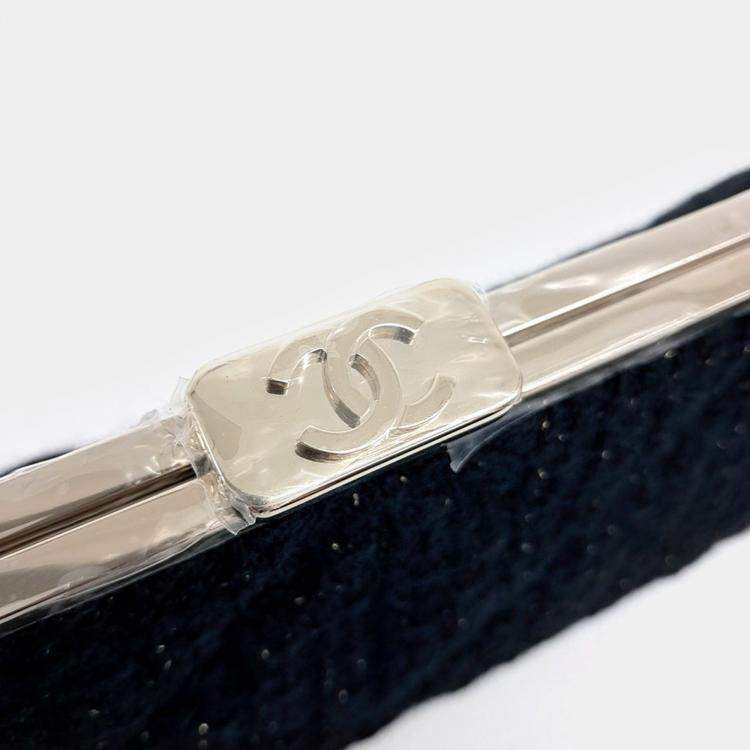 Pre Owned Chanel Black Tweed Chanel Clutch bag