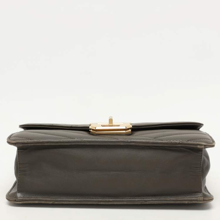 Pre Owned Chanel Green Chevron Quilted Leather Gabrielle Flap Bag