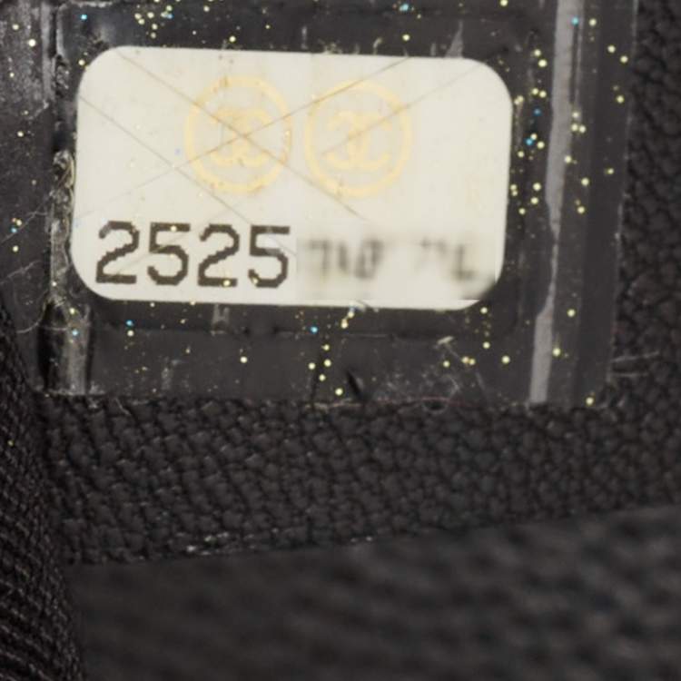 Pre Owned Chanel Black Quilted Caviar Leather Medium Boy Flap Bag