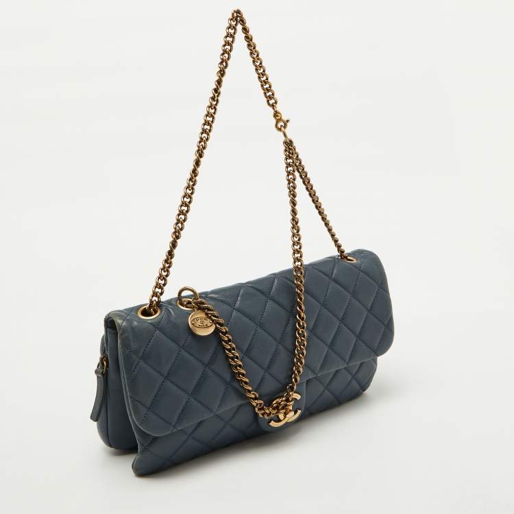 Pre Owned Chanel Blue Quilted Leather CC Crown Flap Bag