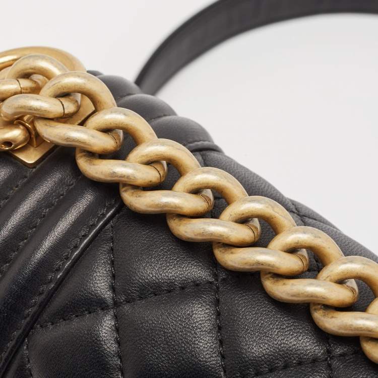 Pre Owned Chanel Black Quilted Leather Medium Boy Flap Bag