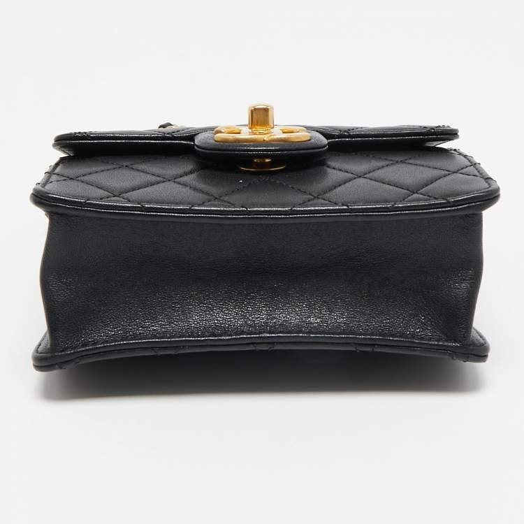 Pre Owned Chanel Black Quilted Leather Chic Pearl Crossbody Bag