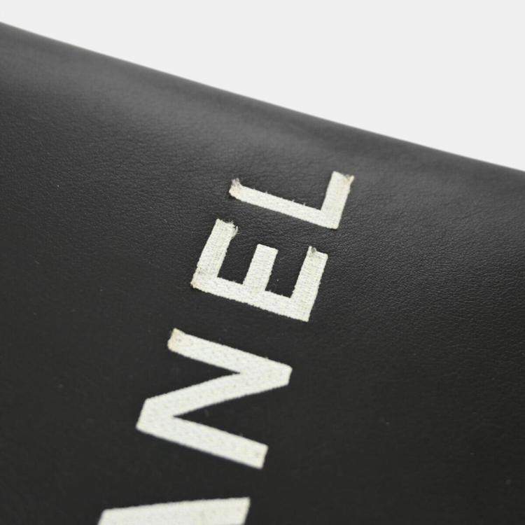 Pre Owned Chanel Black Calfskin Essential Tote Bag