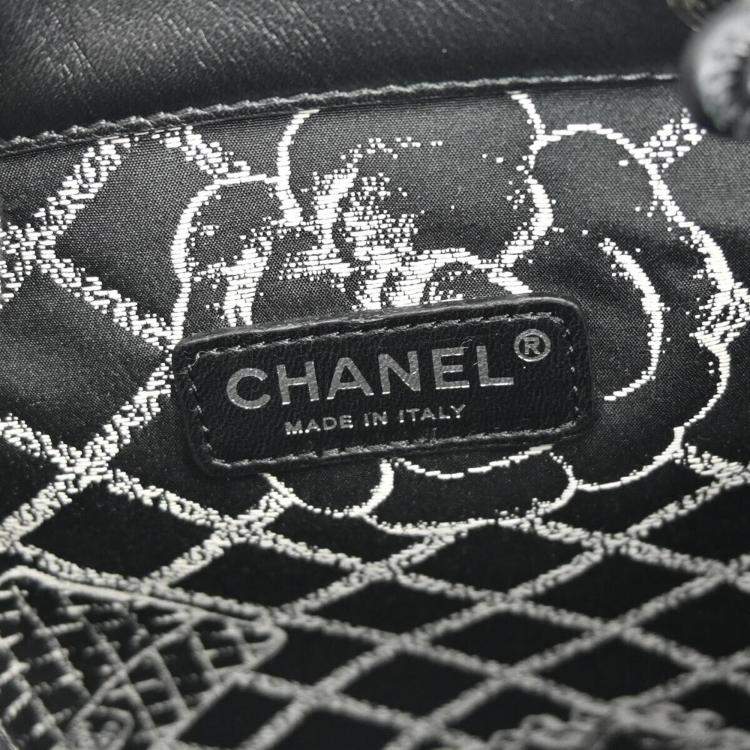Pre Owned Chanel Black Calfskin Essential Tote Bag