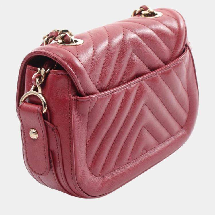 Pre Owned Chanel Red Reverse Chevron Quilted  Leather Round Top Handle  Bag