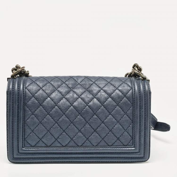 Pre Owned Chanel Navy Blue Quilted Leather Medium Boy Flap Bag