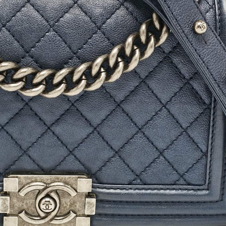 Pre Owned Chanel Navy Blue Quilted Leather Medium Boy Flap Bag