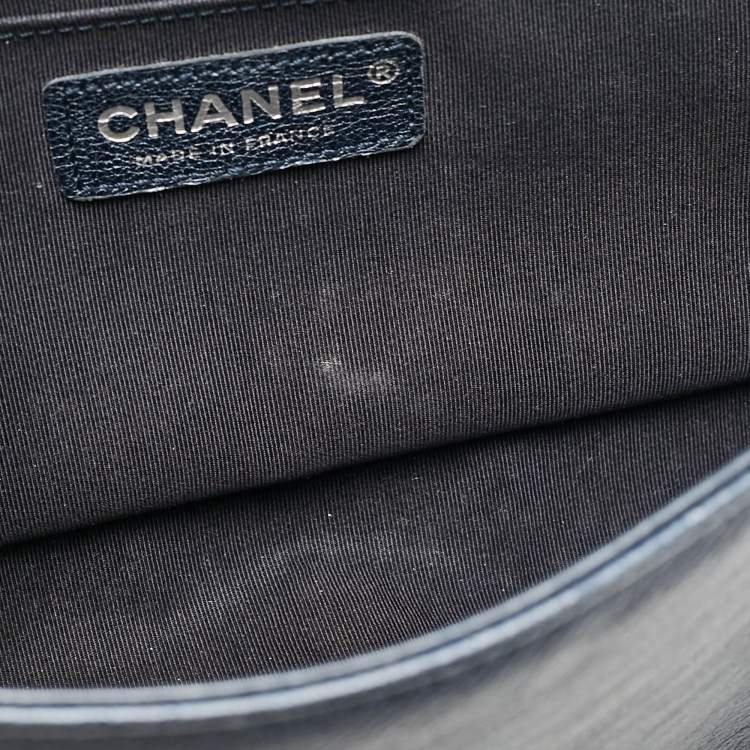 Pre Owned Chanel Navy Blue Quilted Leather Medium Boy Flap Bag