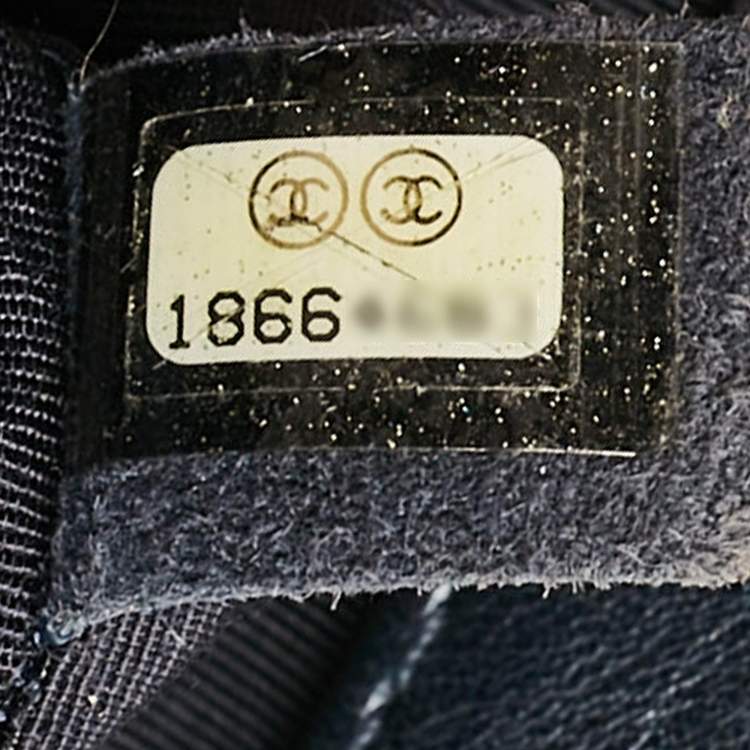 Pre Owned Chanel Navy Blue Quilted Leather Medium Boy Flap Bag