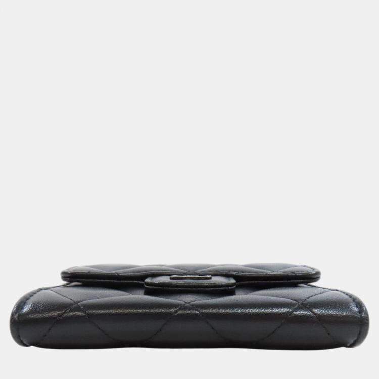 Pre Owned Chanel Black Lambskin Leather Chain Bi-Fold Wallet