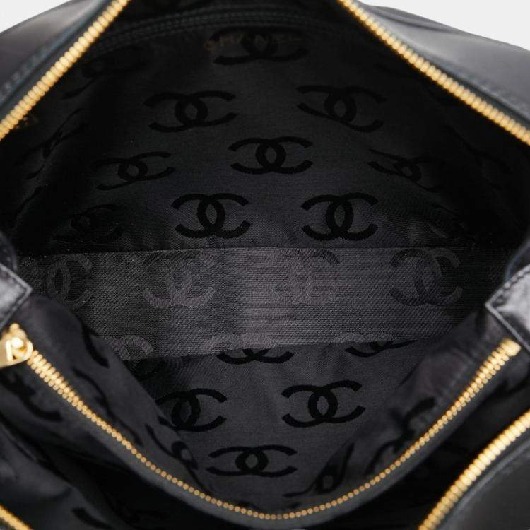 Pre Owned Chanel Black Lambskin Leather V-Stitch Chain Shoulder Bag