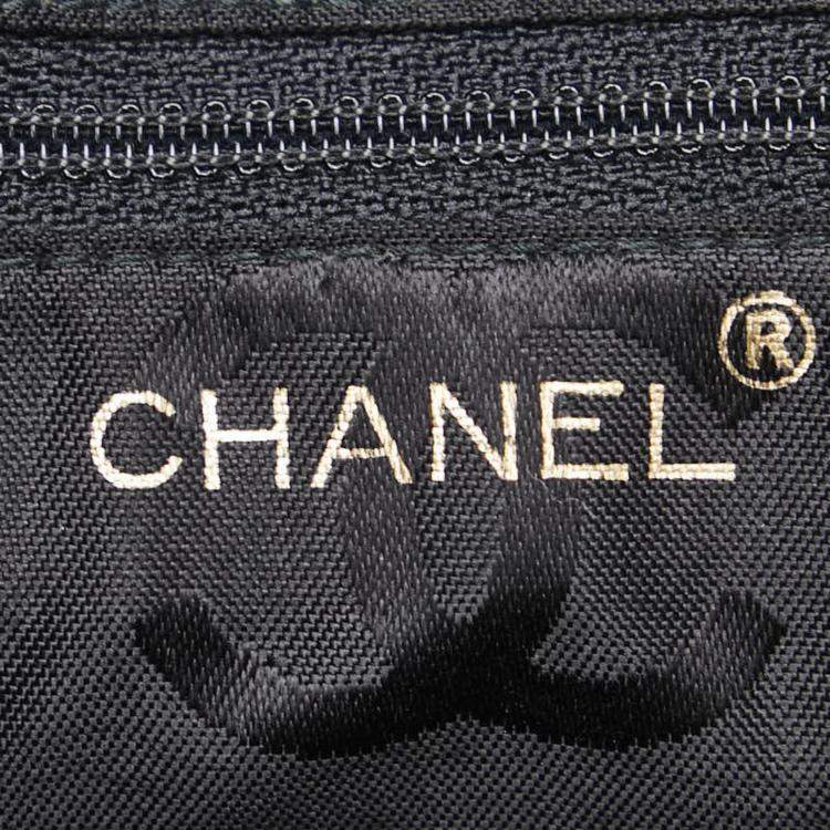 Pre Owned Chanel Black Lambskin Leather V-Stitch Chain Shoulder Bag