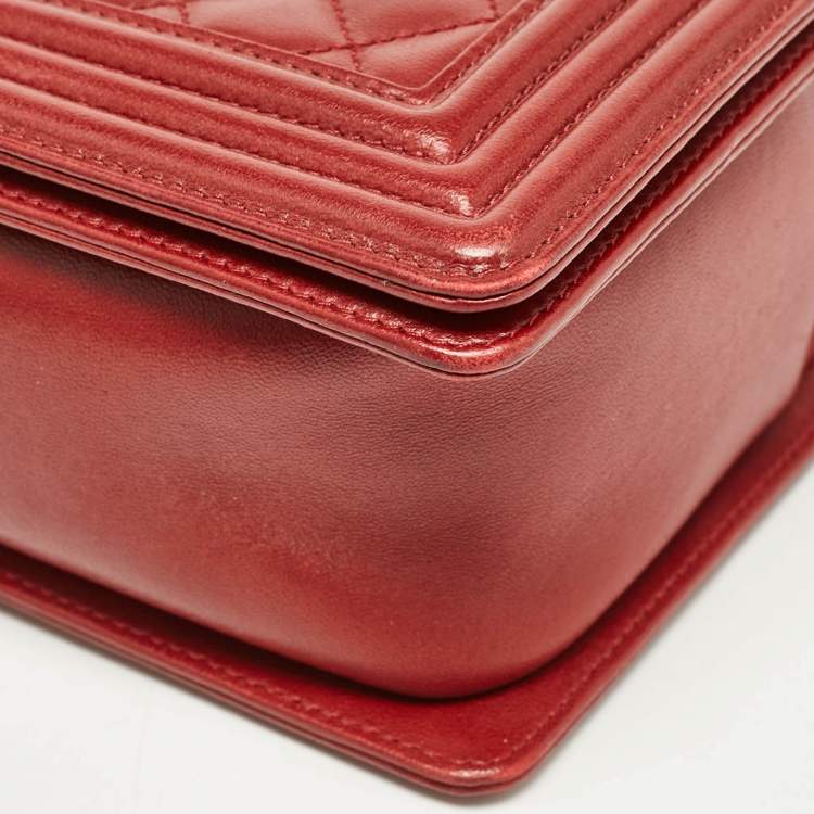 Pre Owned Chanel Red Quilted Leather Medium Boy Flap Bag