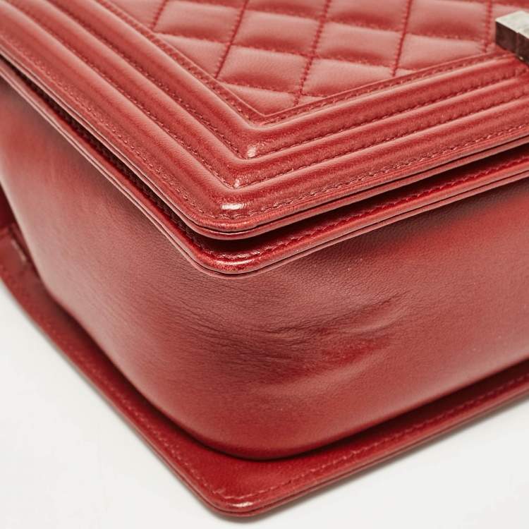 Pre Owned Chanel Red Quilted Leather Medium Boy Flap Bag