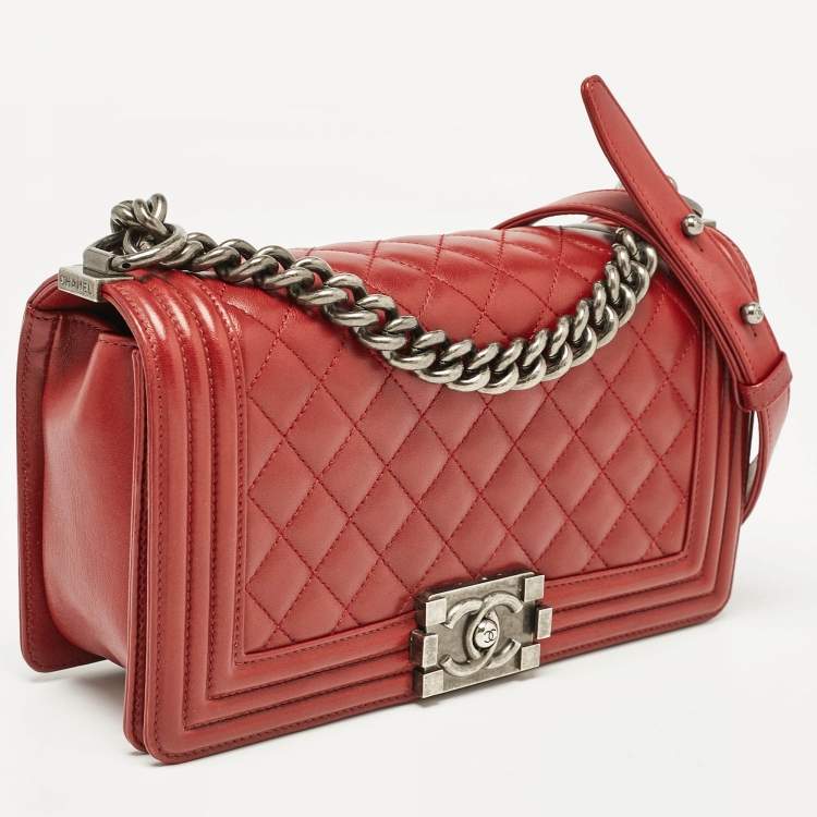 Pre Owned Chanel Red Quilted Leather Medium Boy Flap Bag