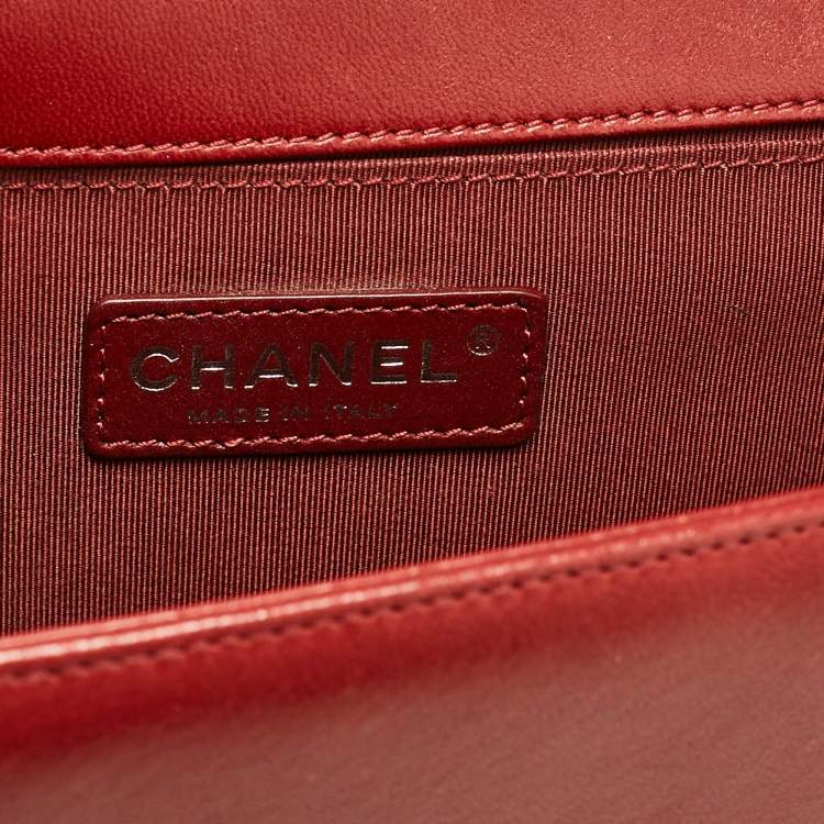 Pre Owned Chanel Red Quilted Leather Medium Boy Flap Bag