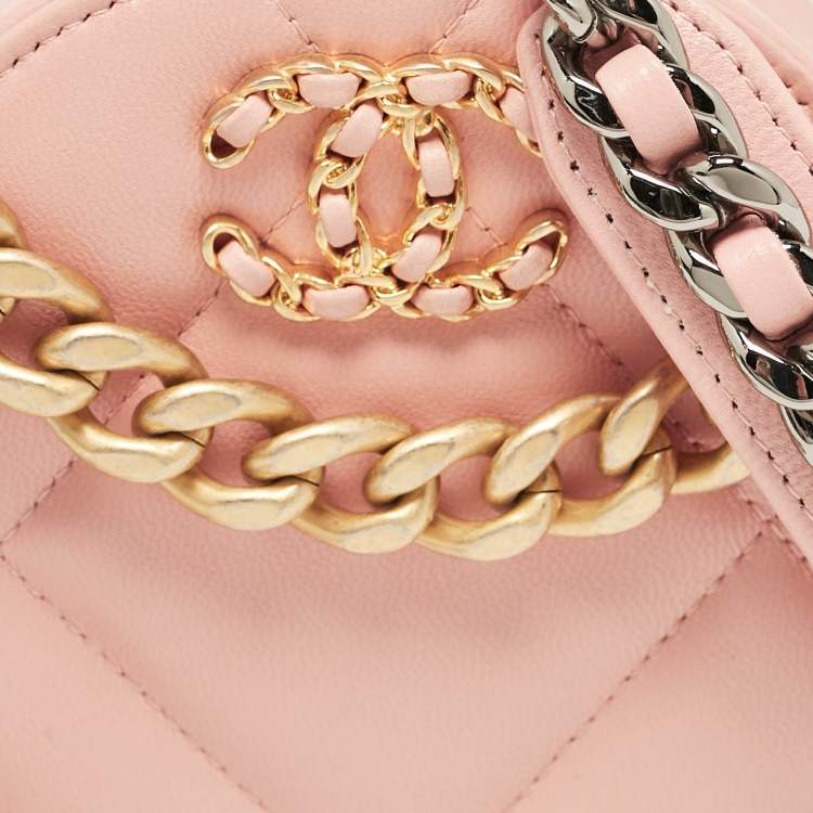 Pre Owned Chanel Pink Quilted Leather 19 Round Crossbody Bag