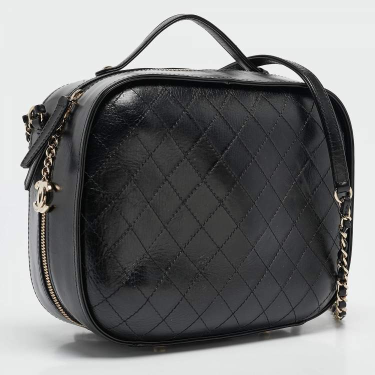 Pre Owned Chanel Black Quilted Leather CC Vanity Case Top Handle Bag